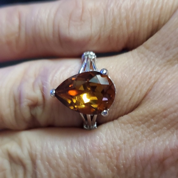 STERLING SWAROVSKI SILVER WITH AMBER COLORED STONE SZ 8 - Picture 1 of 2